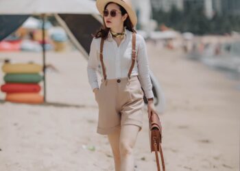 Thời trang đi biển của Classic Lady
