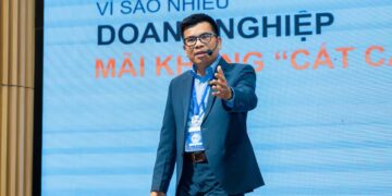 CEOTalk KEVIN NGUYỄN KIÊN TRÌ – “Đừng viết ra một xấp quy trình rồi DẰN MẶT Coach.”
